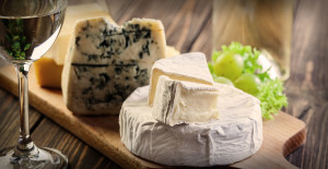  Verticale bollicine con i formaggi dal mondo
